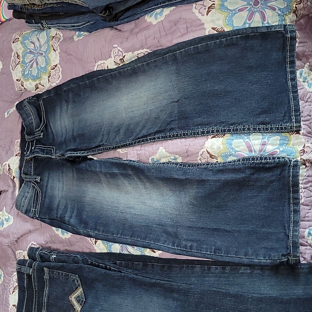 6 reg girls Wrangler jeans